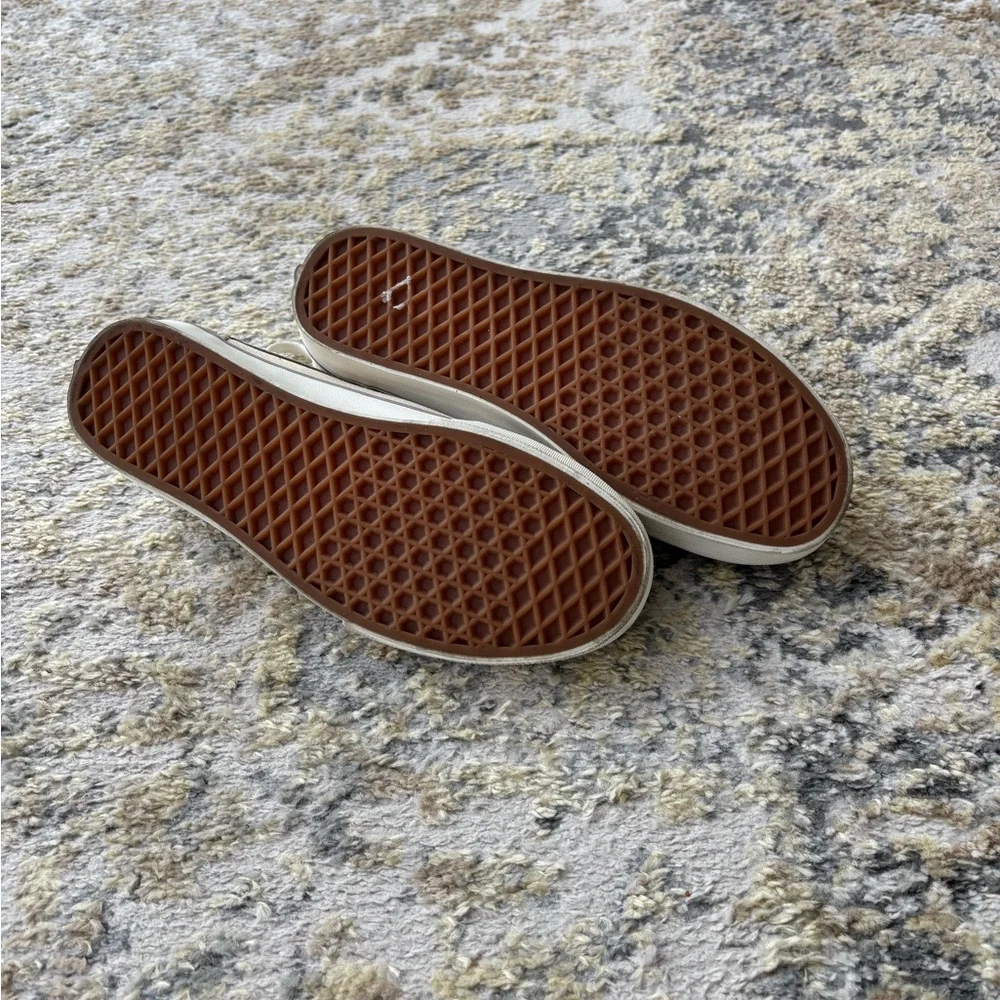 Vans Old Skool Low-Top Sneakers in Taupe/White - Picture 5 of 5